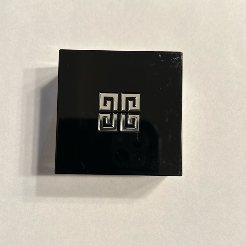 Givenchy Mini Prisme Libre Illuminating & Color Correcting Loose Powder